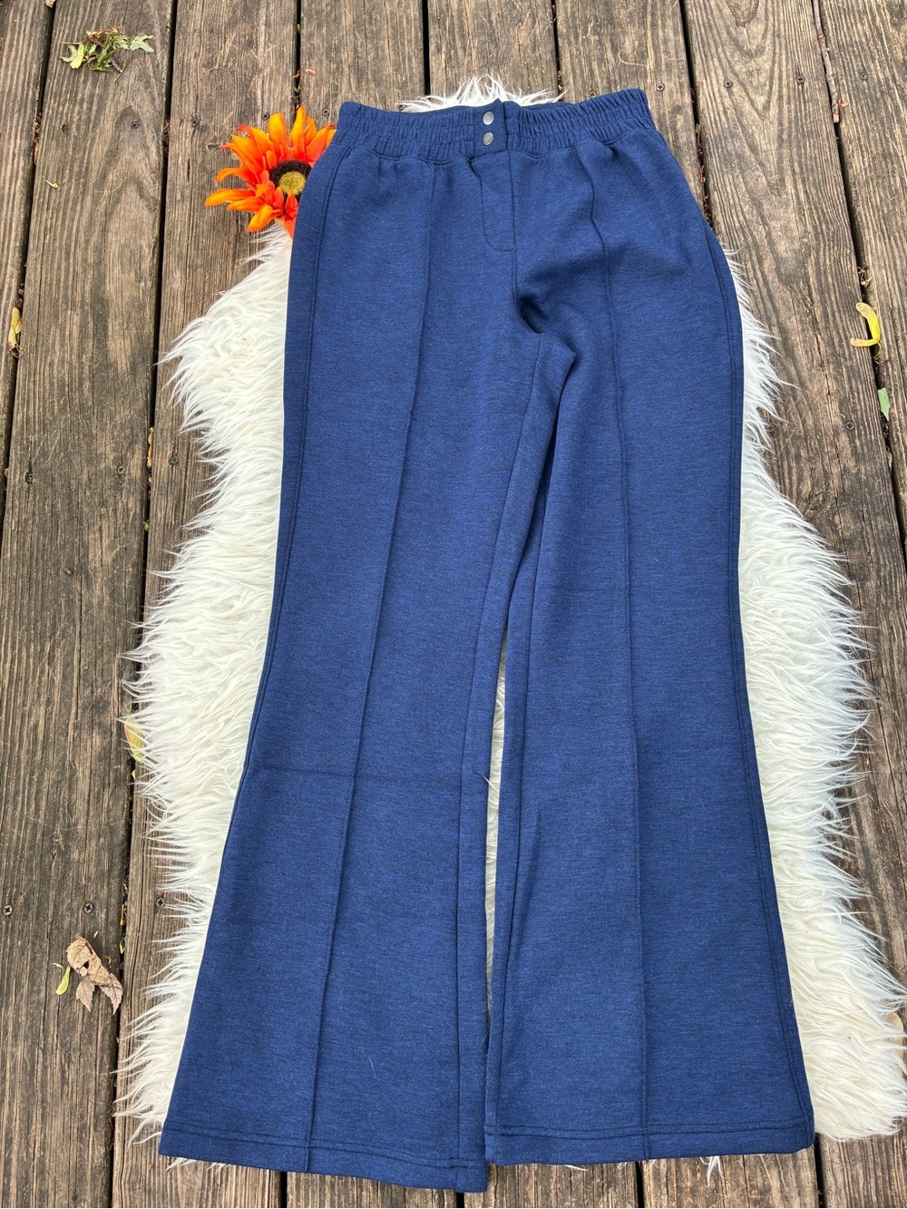 🌺HP❤️retails $246/set NWOT SET SPANX SOFTEST v neck sweater and wide leg pants - Picture 10 of 15